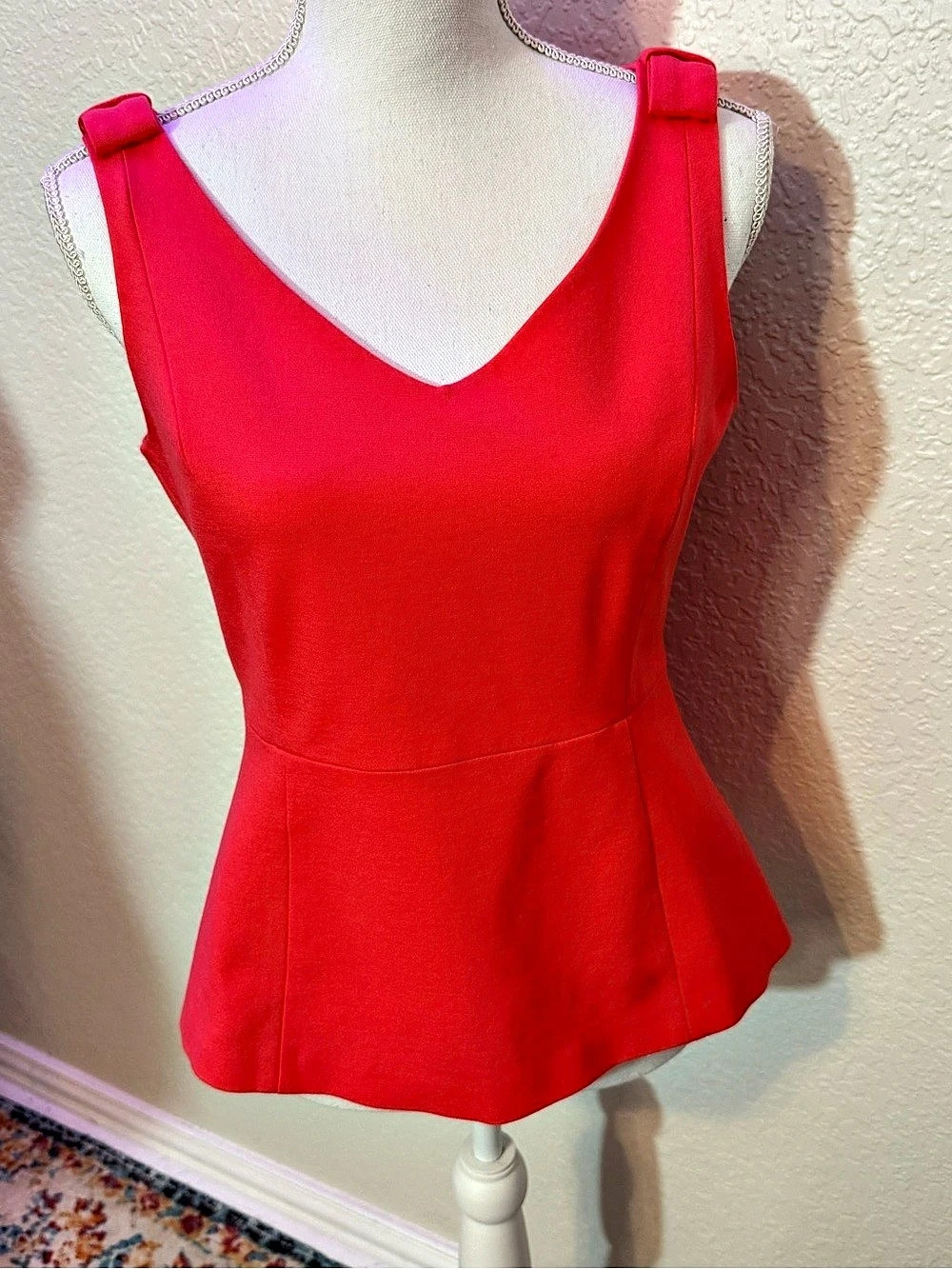 kate spade new york Coral Peplum V-Neck Blouse Size 8 (B2)